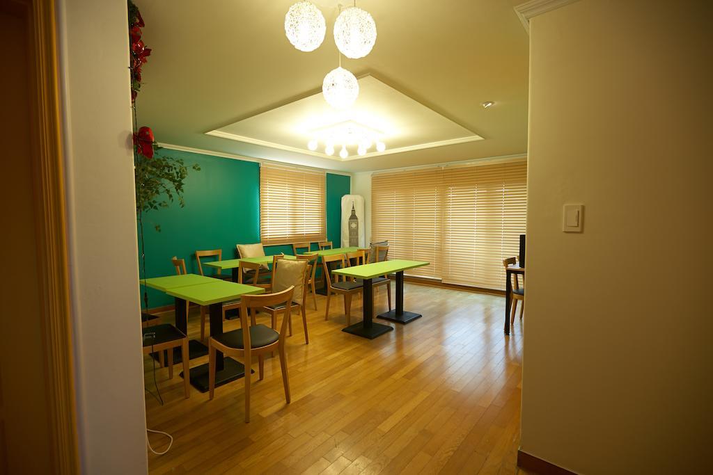Moon Hostel Сеул Екстериор снимка