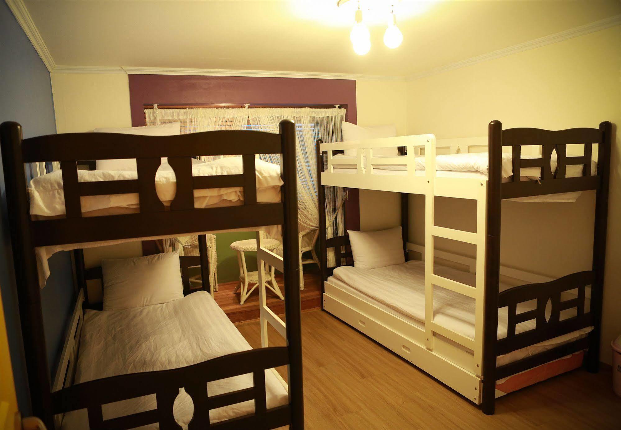 Moon Hostel Сеул Екстериор снимка