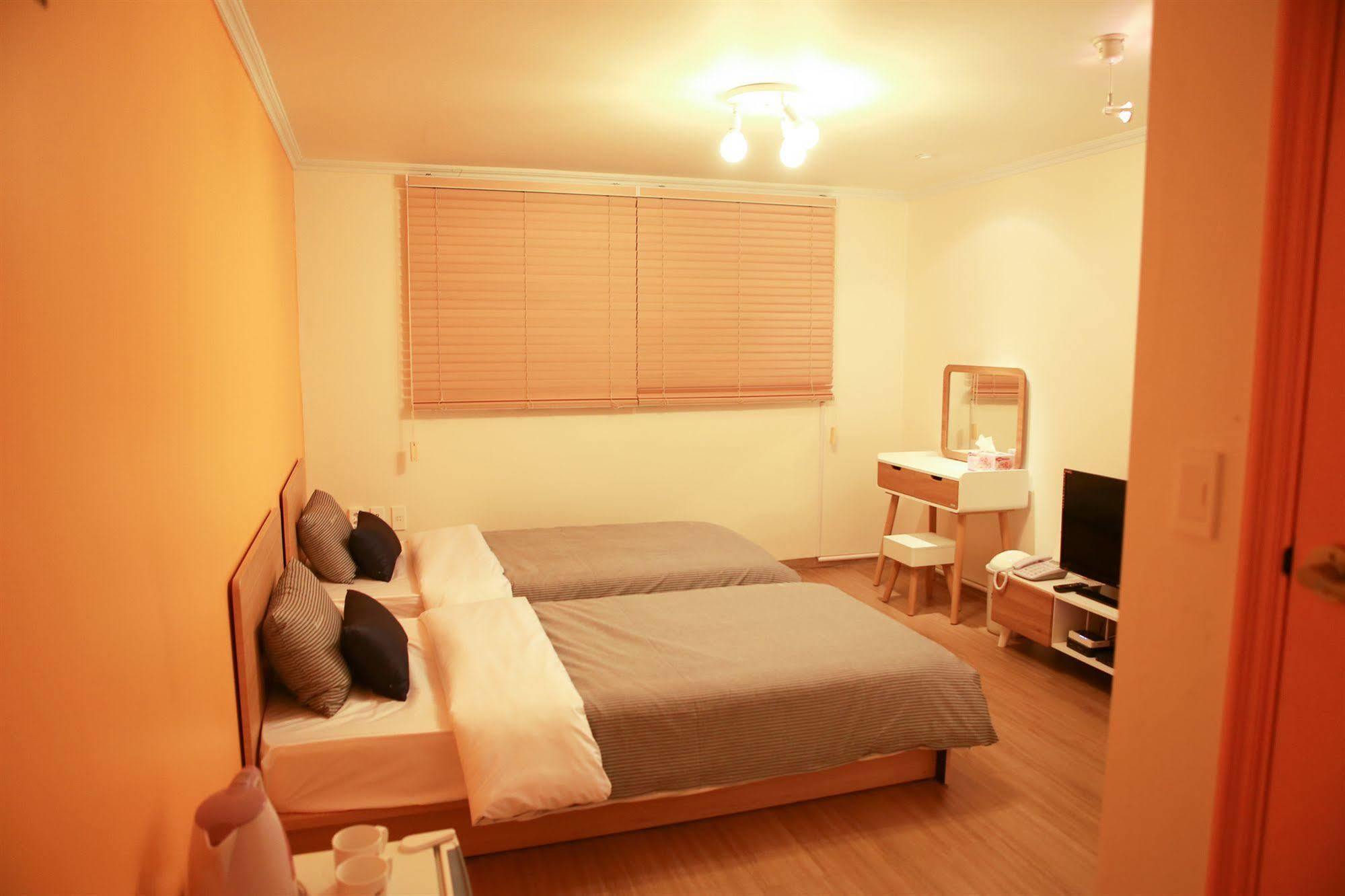 Moon Hostel Сеул Екстериор снимка